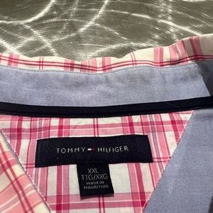 Mens Tommy Hilfiger long sleeve shirt. Lightly worn. Size xxl.